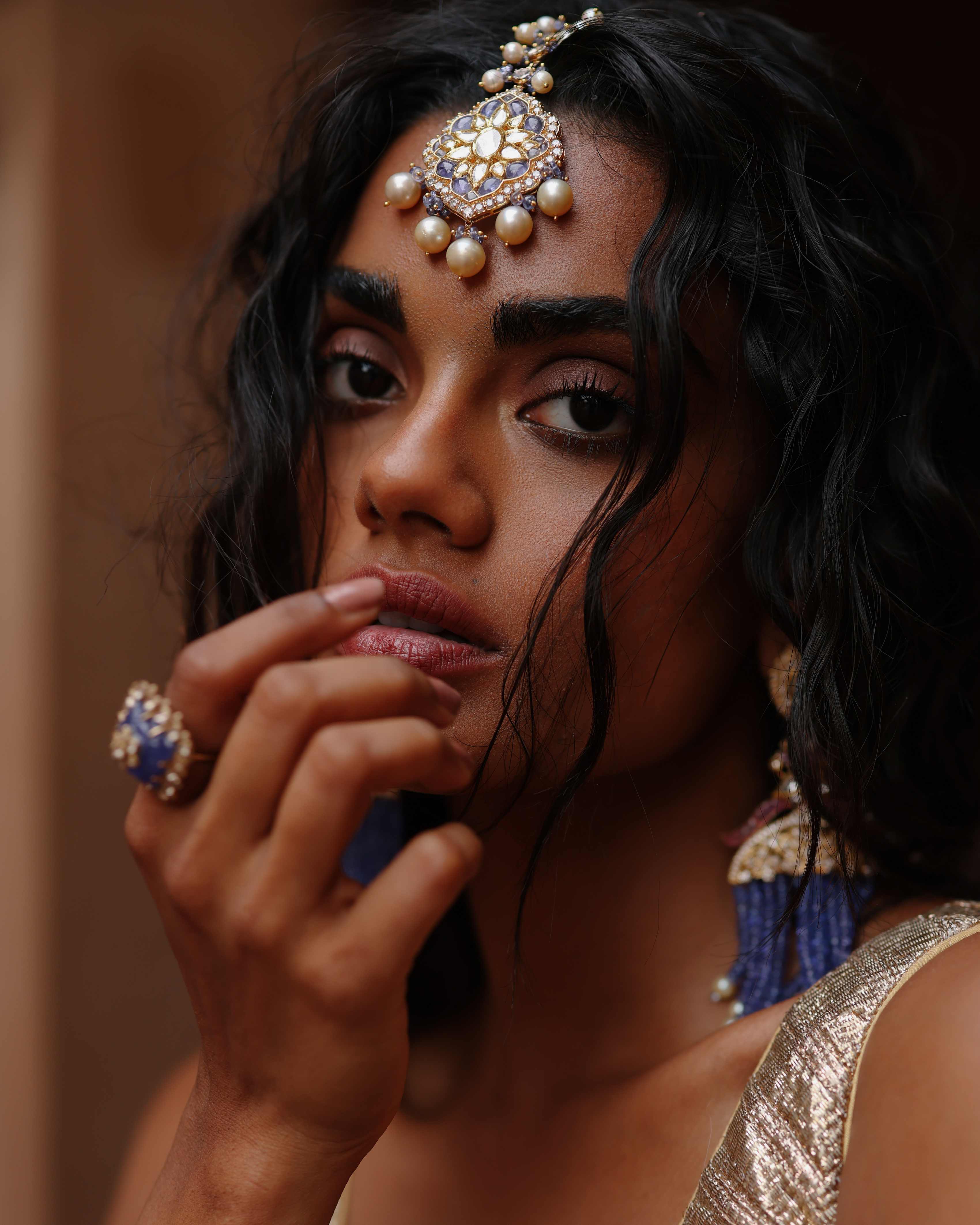 Out Of The Blue Maang Tikka - Image 4